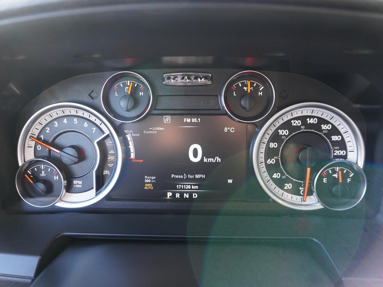 13739504
