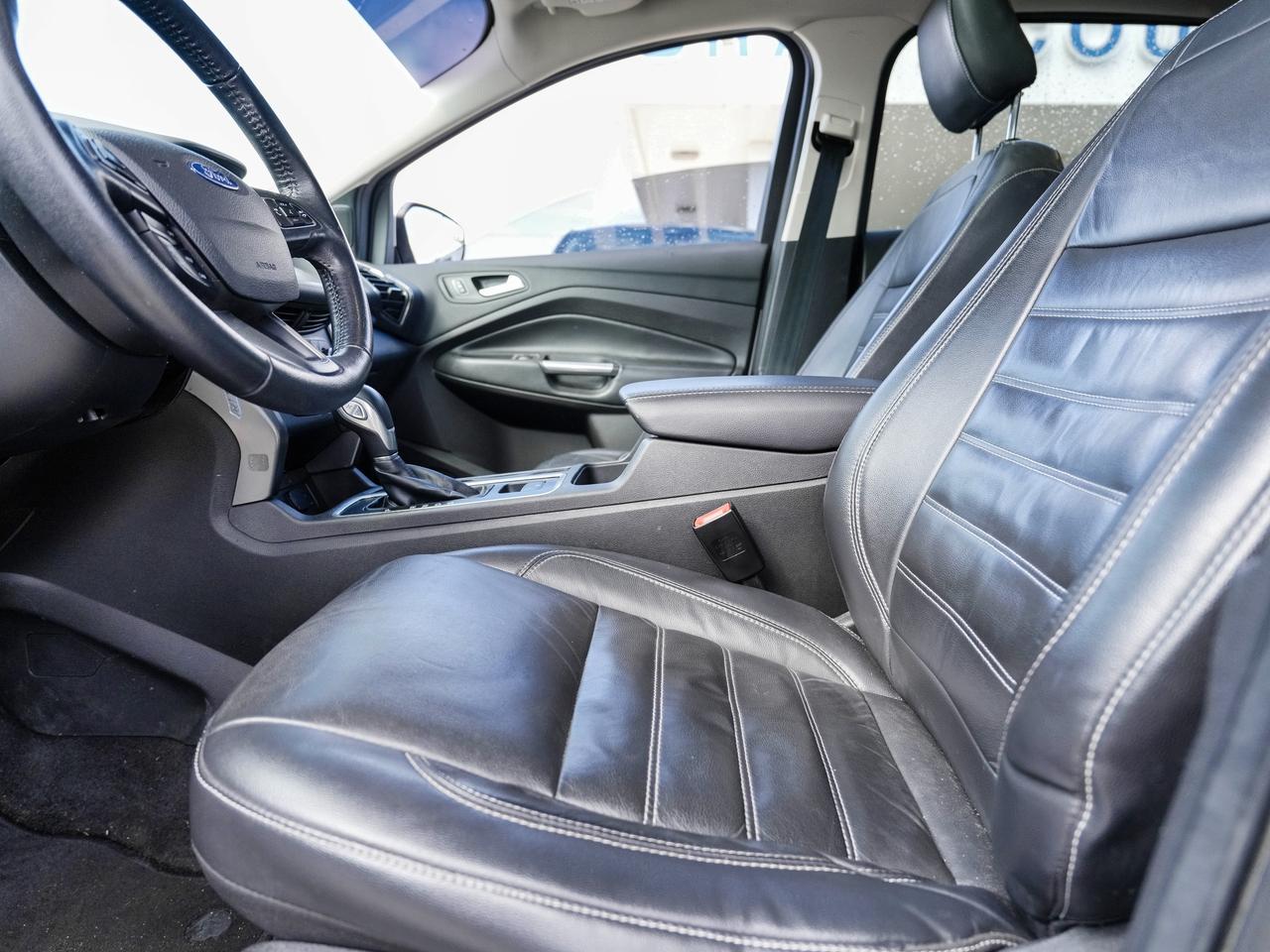 2018 Ford Escape SEL | LEATHER | PANO ROOF | AWD SOLD AS IS!!!! Photo