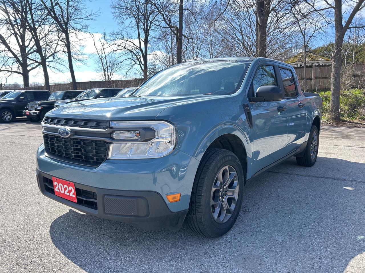 2022 Ford Maverick XLT, HYBRID, 4X4, PRE-COLLISION ASSIST! - Photo #2