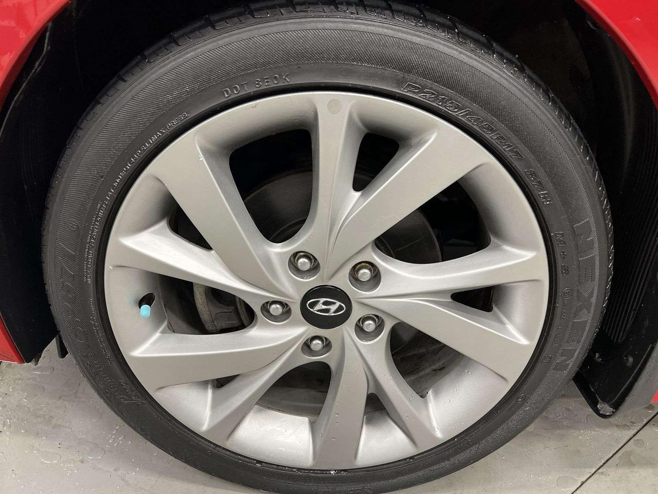 2016 Hyundai Veloster AUTO | ONLY 72,000KMS! | BLUETOOTH | A/C | CRUISE Photo