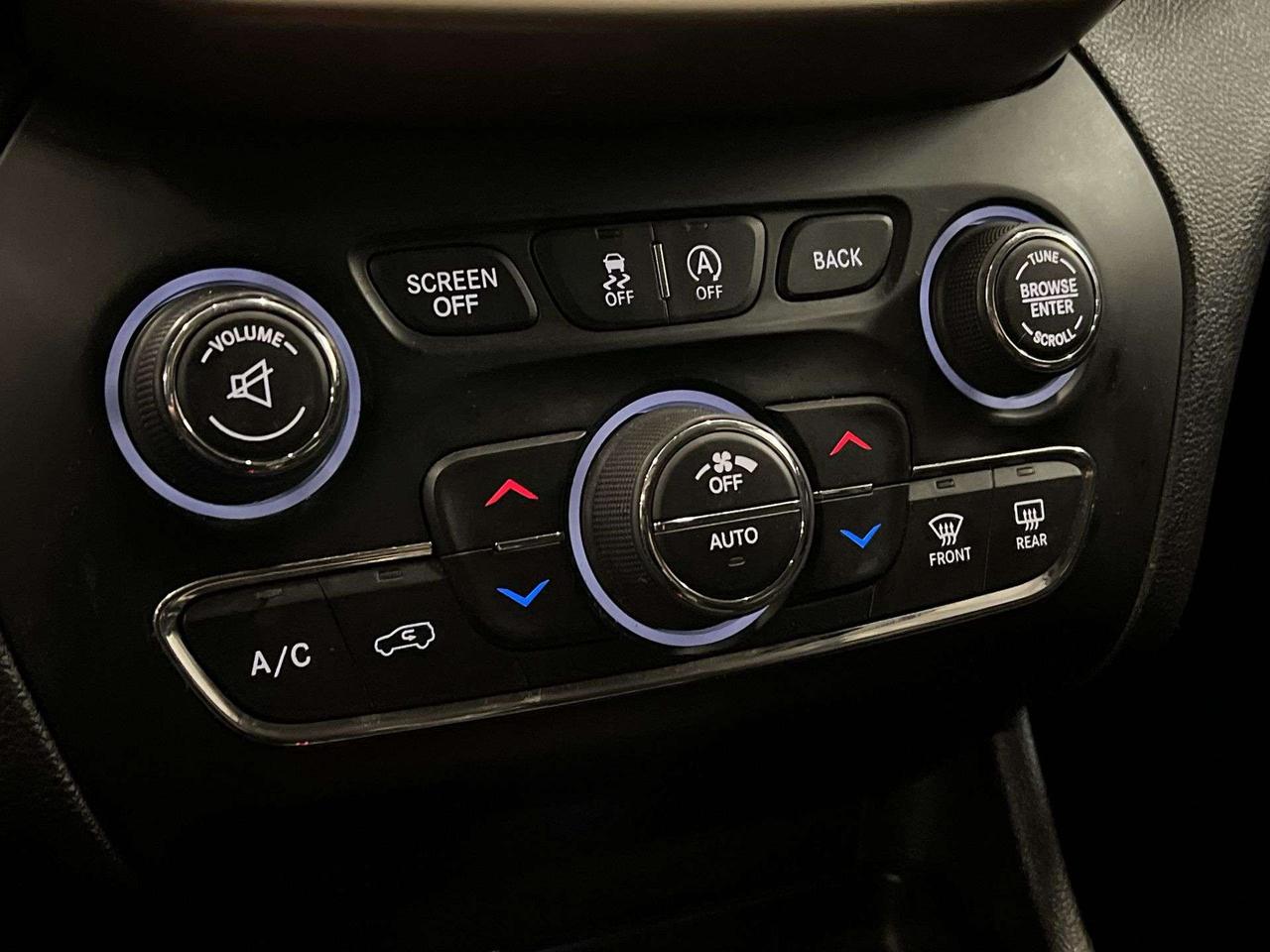 2016 Jeep Cherokee NORTH 4X4 | 3.2L V6| HTD SEATS |REMOTE START | A/C Photo