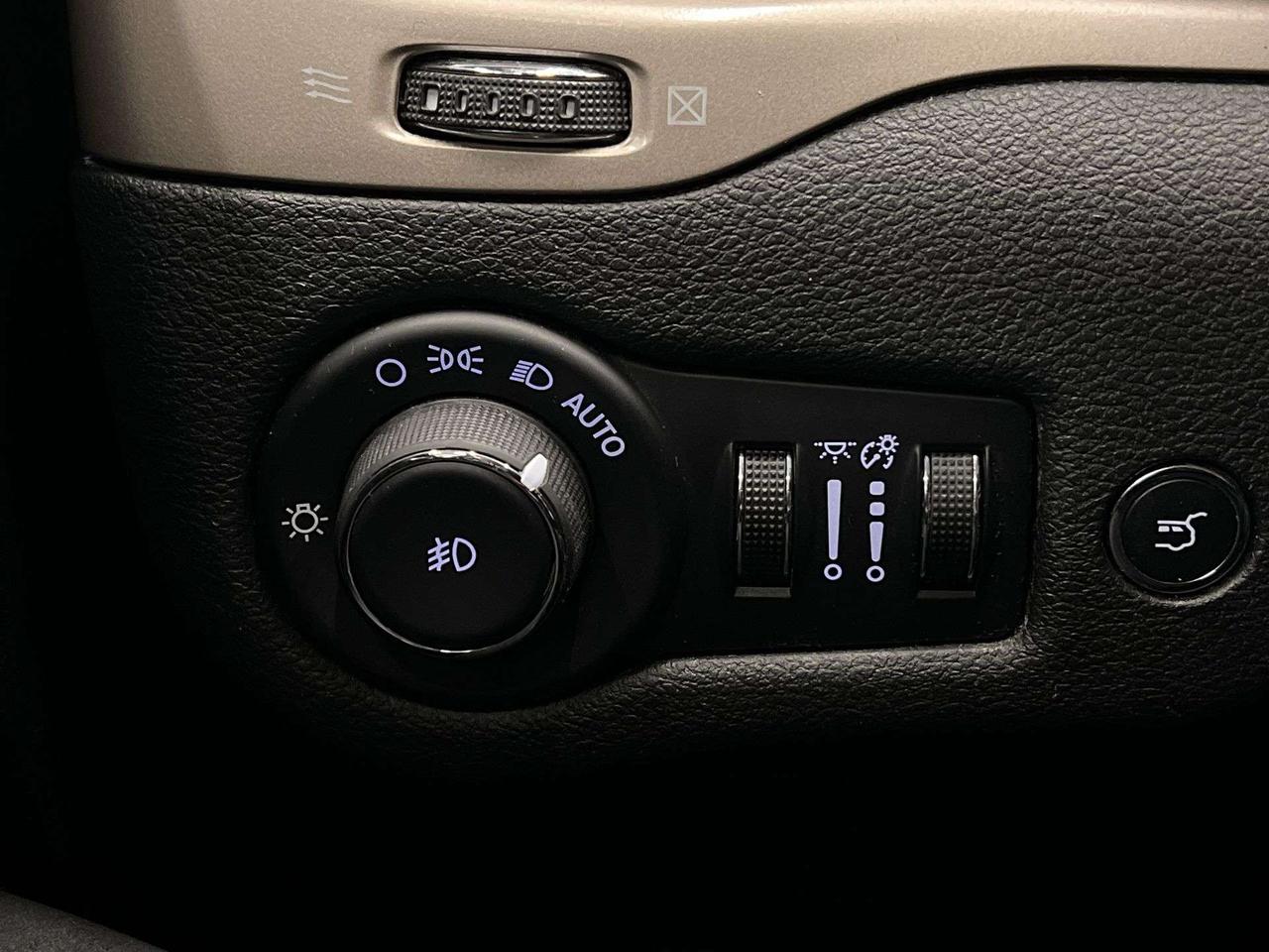 2016 Jeep Cherokee NORTH 4X4 | 3.2L V6| HTD SEATS |REMOTE START | A/C Photo