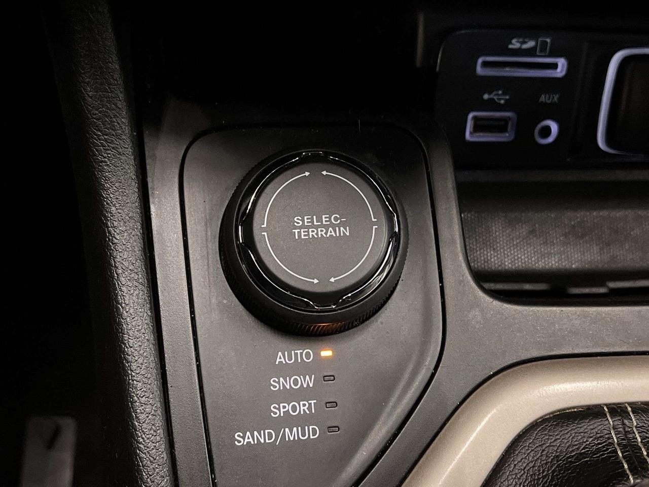 2016 Jeep Cherokee NORTH 4X4 | 3.2L V6| HTD SEATS |REMOTE START | A/C Photo