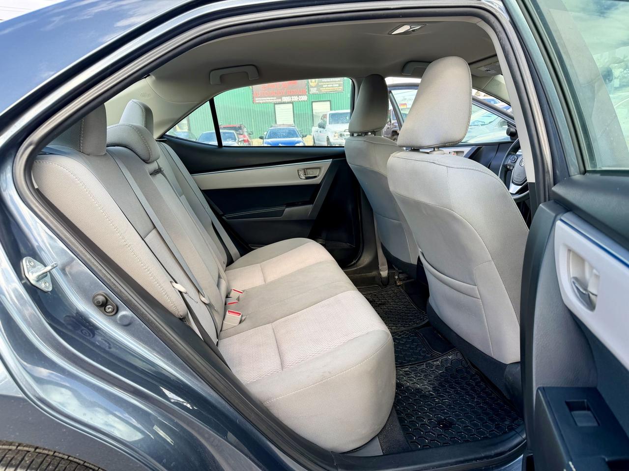 2015 Toyota Corolla LE Photo