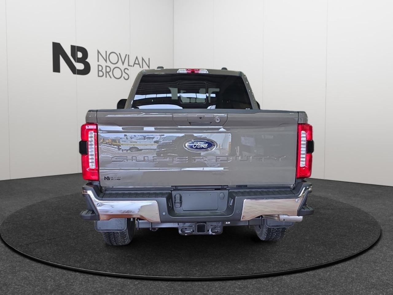 2026 Ford F-350 Super Duty Lariat  - Power Stroke Photo4