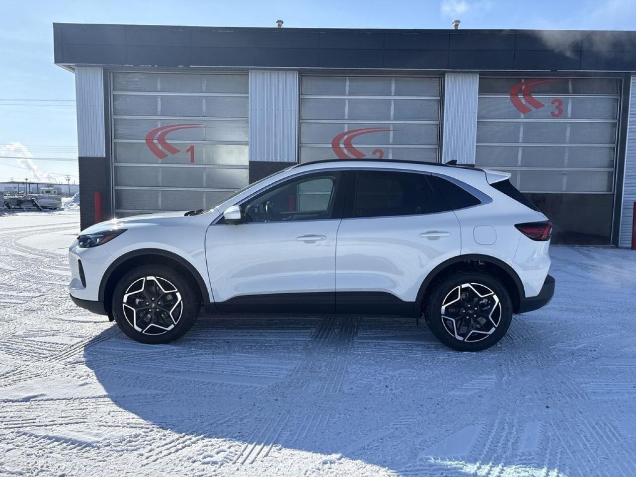 2026 Ford Escape Platinum Photo3