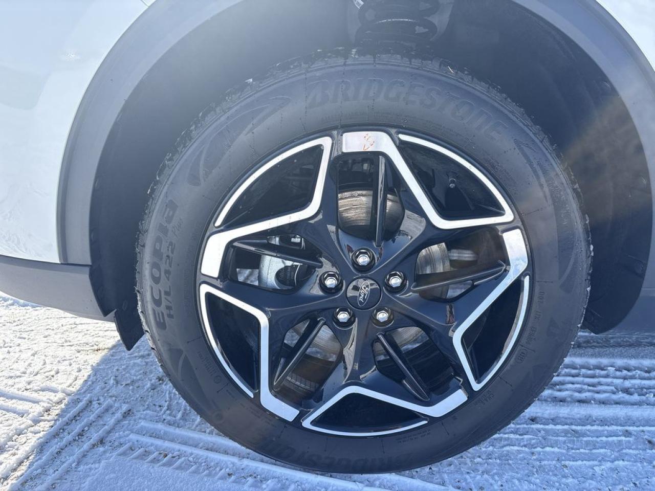 2026 Ford Escape Platinum Photo2