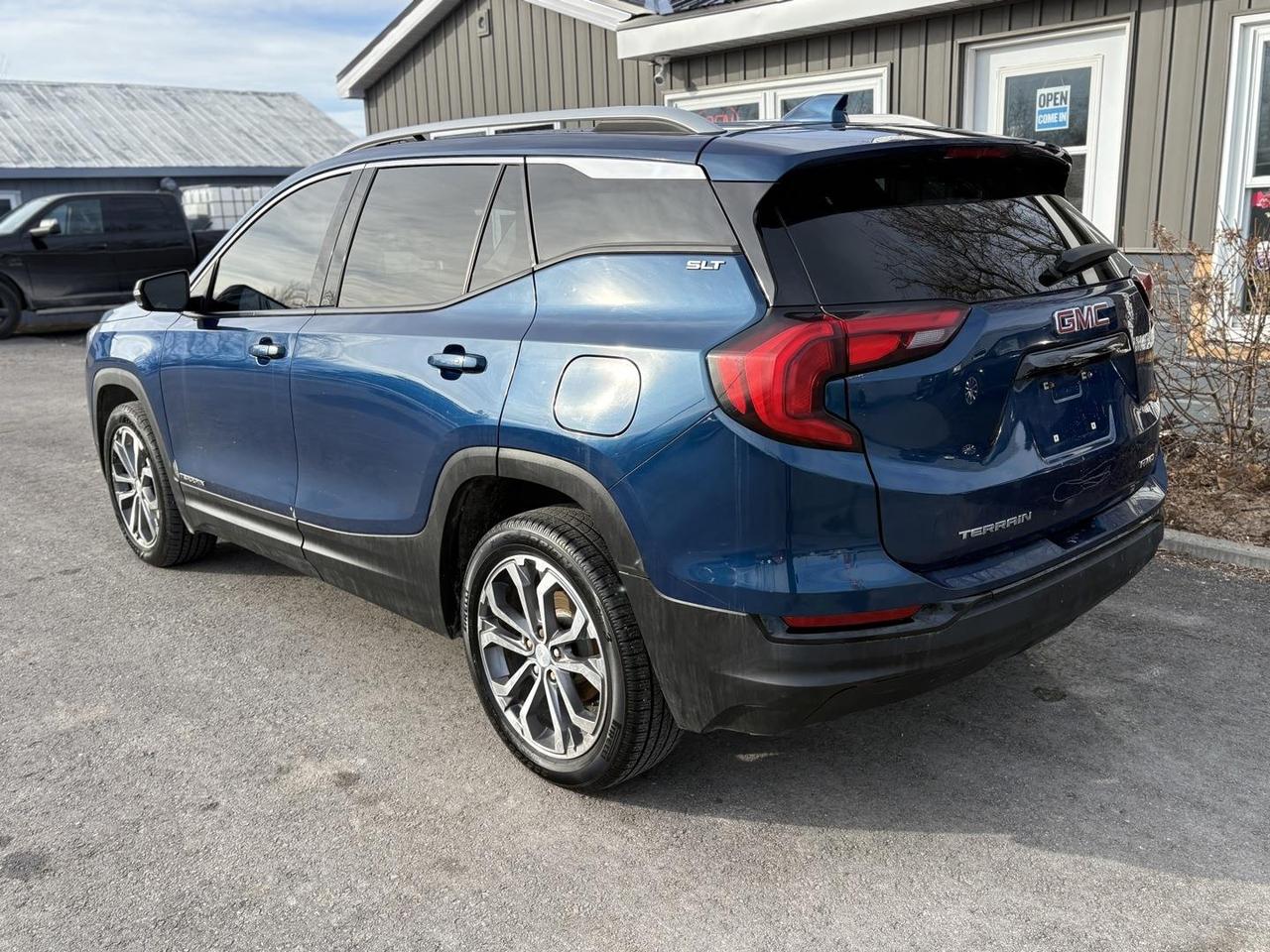 2021 GMC Terrain SLT All-wheel Drive Photo2