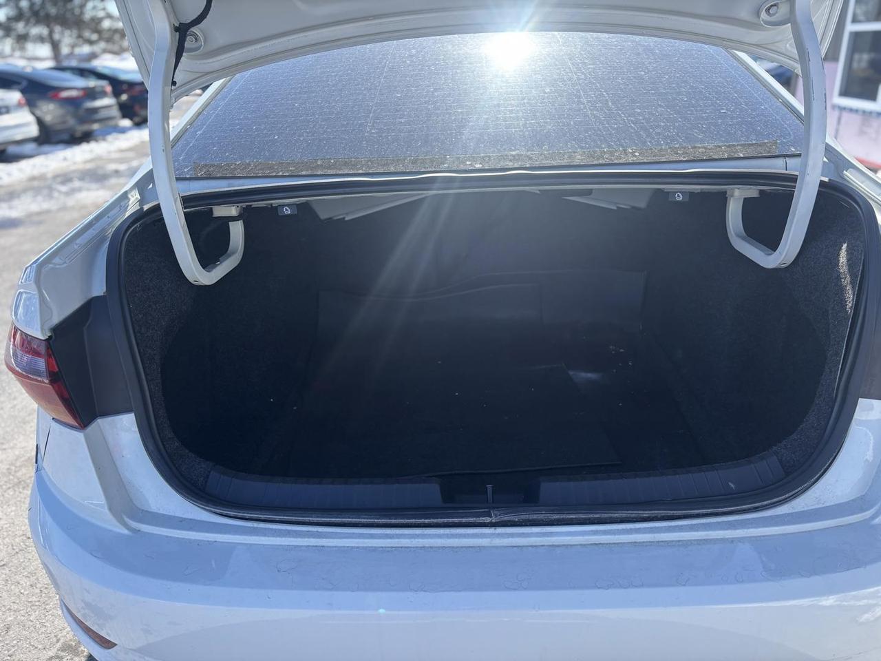 2019 Volkswagen Jetta 1.4 TSI Highline (A8) 4dr Sedan Photo