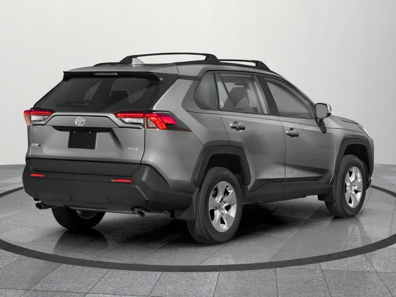 2022 Toyota RAV4 XLE 4dr All-wheel Drive Photo2