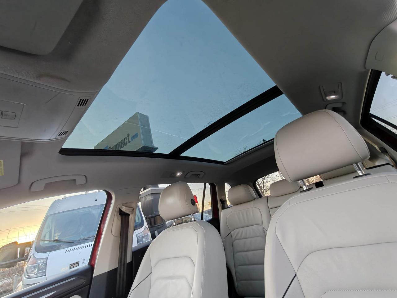 2018 Volkswagen Tiguan Highline 4dr All-wheel Drive 4MOTION Photo