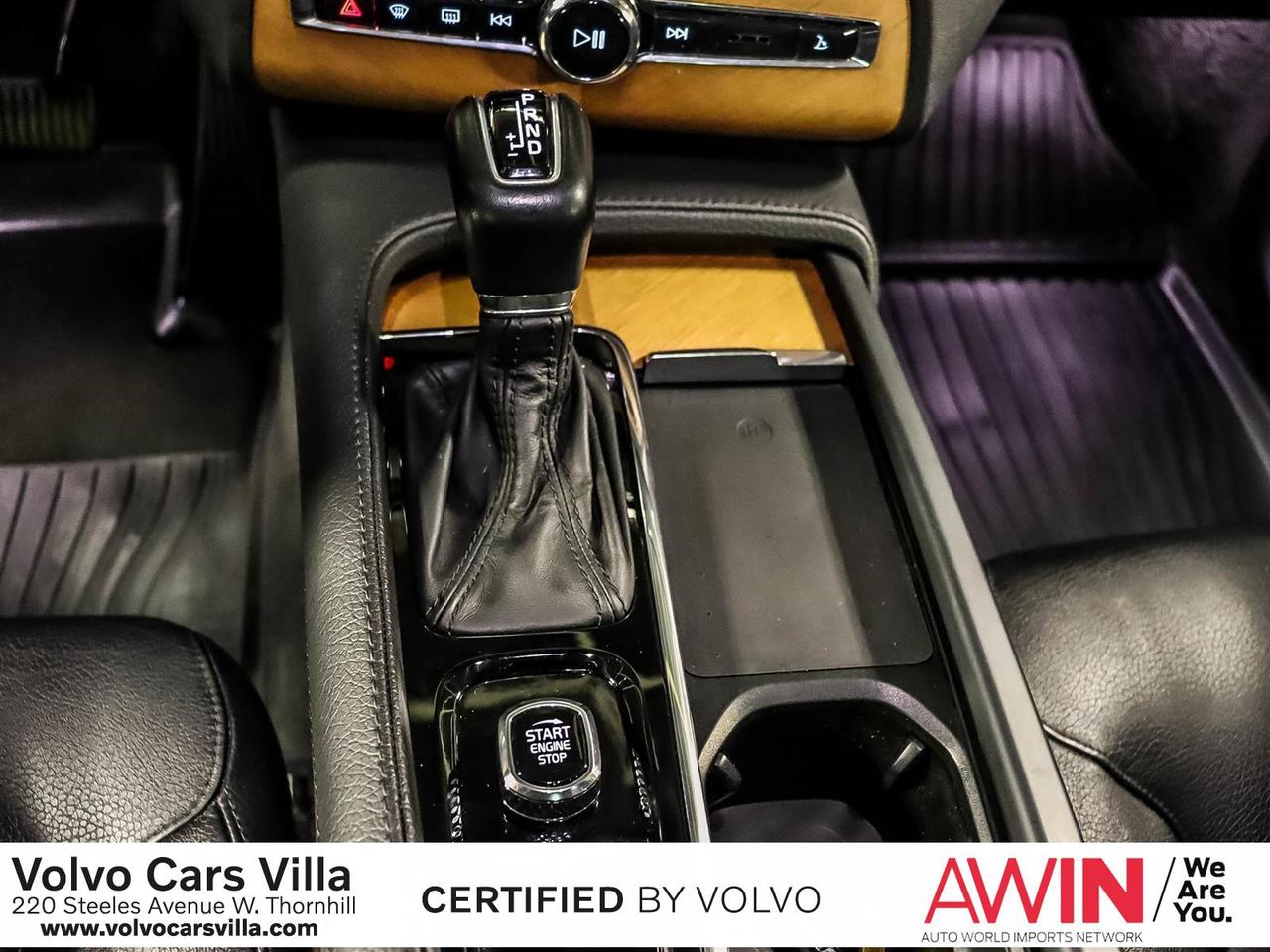 2022 Volvo XC90 T6 AWD Momentum (7-Seat) Photo