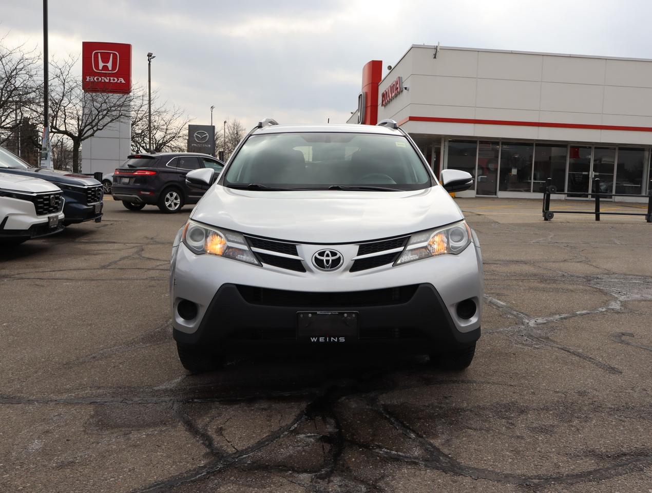 2015 Toyota RAV4 LE 4dr Front-wheel Drive Photo