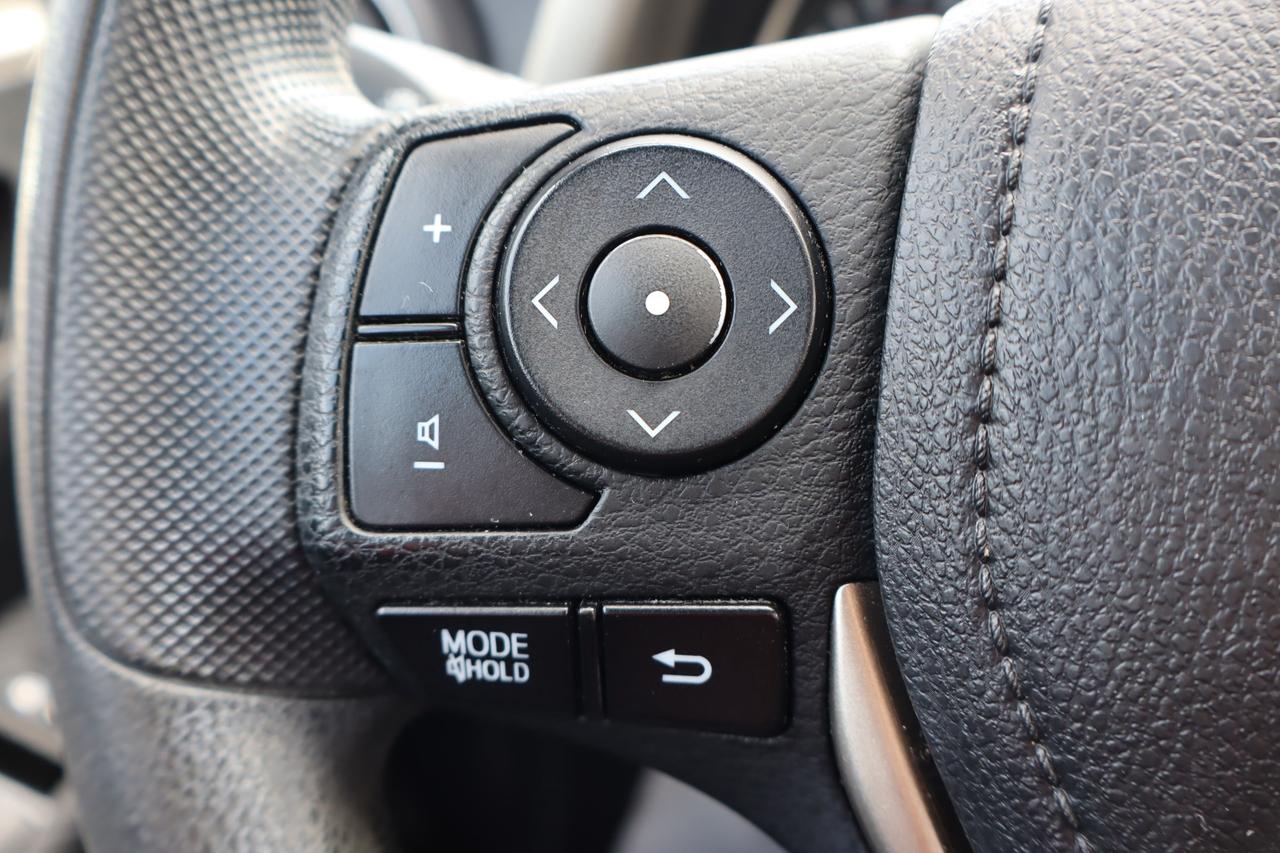 2015 Toyota RAV4 LE 4dr Front-wheel Drive Photo