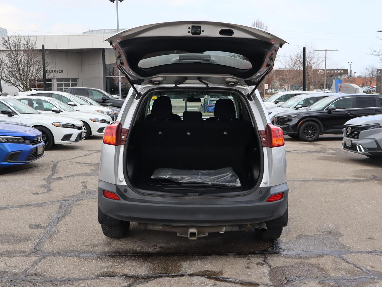 2015 Toyota RAV4 LE 4dr Front-wheel Drive Photo