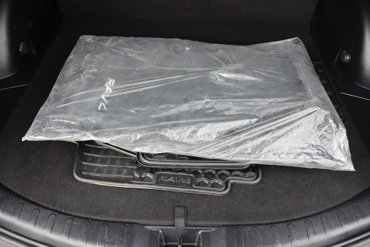 2015 Toyota RAV4 LE 4dr Front-wheel Drive Photo