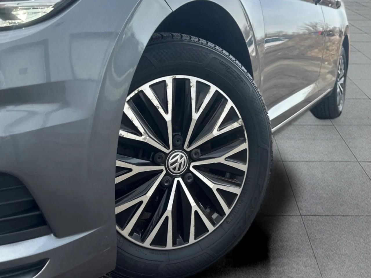 2019 Volkswagen Jetta 1.4 TSI Highline (A8) 4dr Sedan Photo