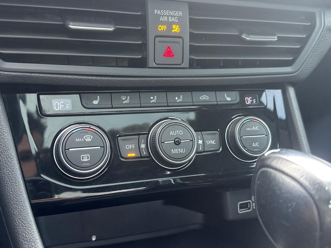 2019 Volkswagen Jetta 1.4 TSI Highline (A8) 4dr Sedan Photo