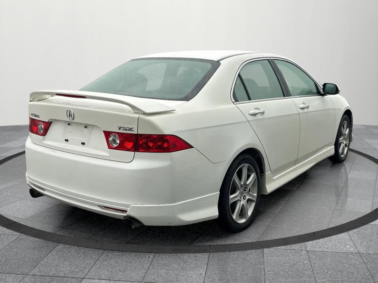 2004 Acura TSX Base (M6) 4dr Sedan Photo