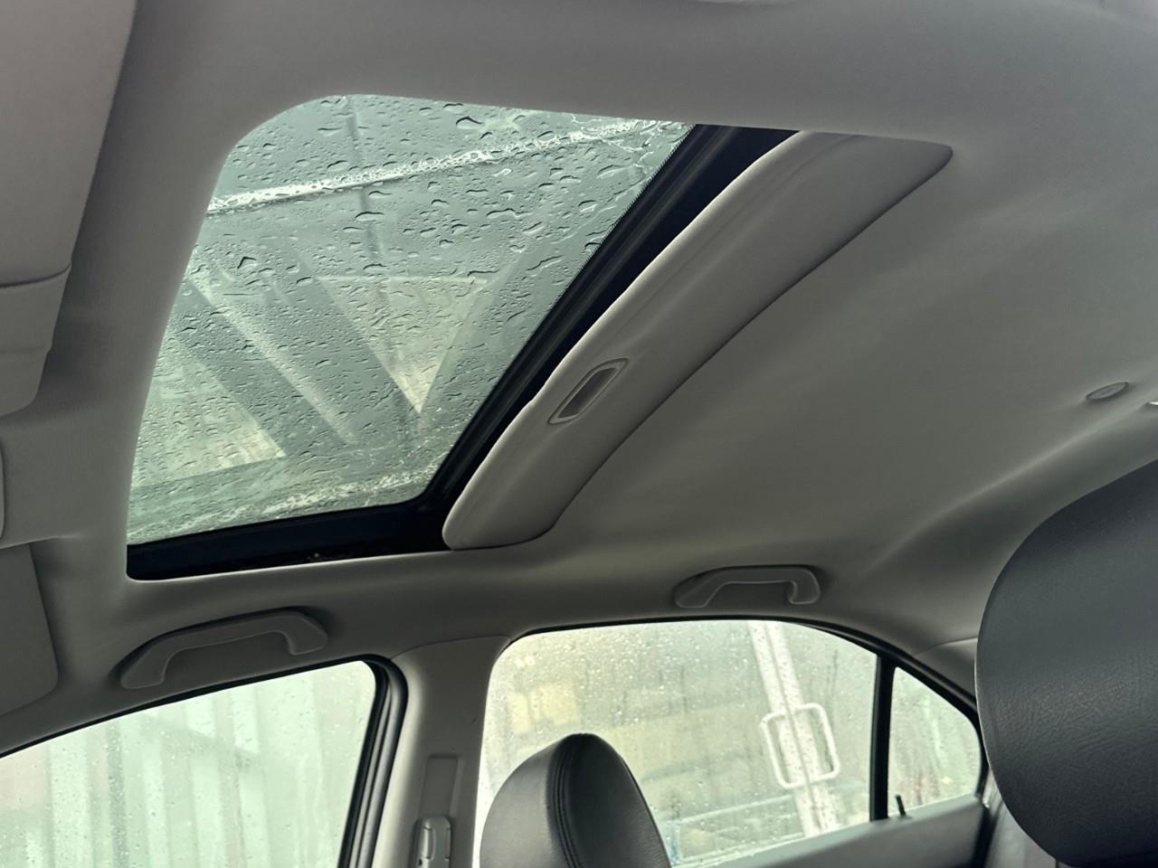 2004 Acura TSX Base (M6) 4dr Sedan Photo