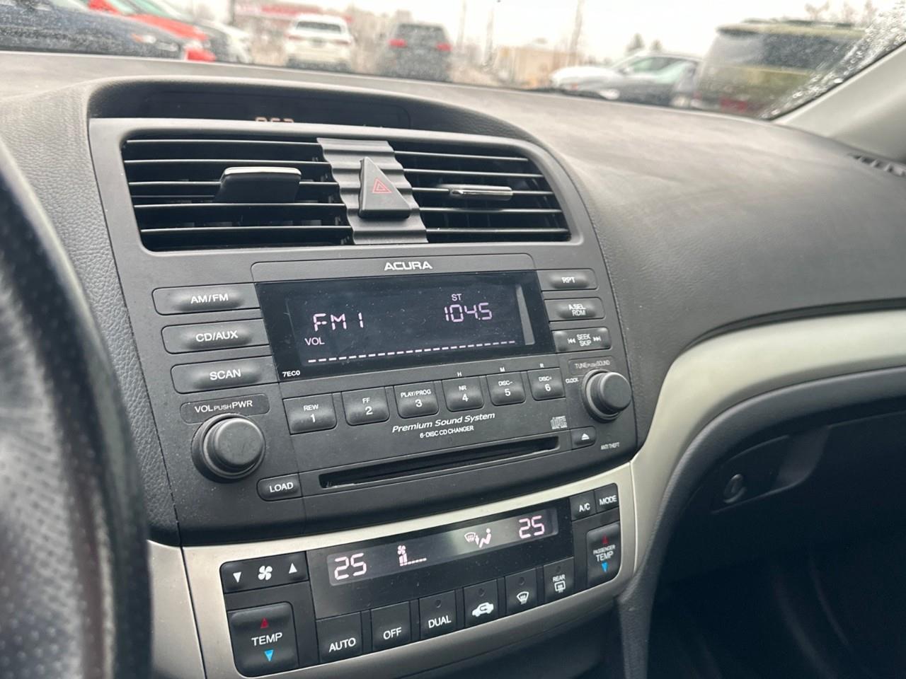 2004 Acura TSX Base (M6) 4dr Sedan Photo