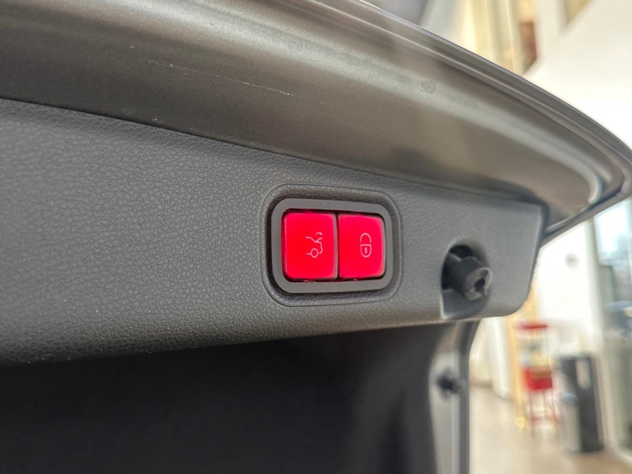 2017 Mercedes-Benz E-Class Base E 300 4dr All-Wheel Drive 4MATIC Sedan Photo