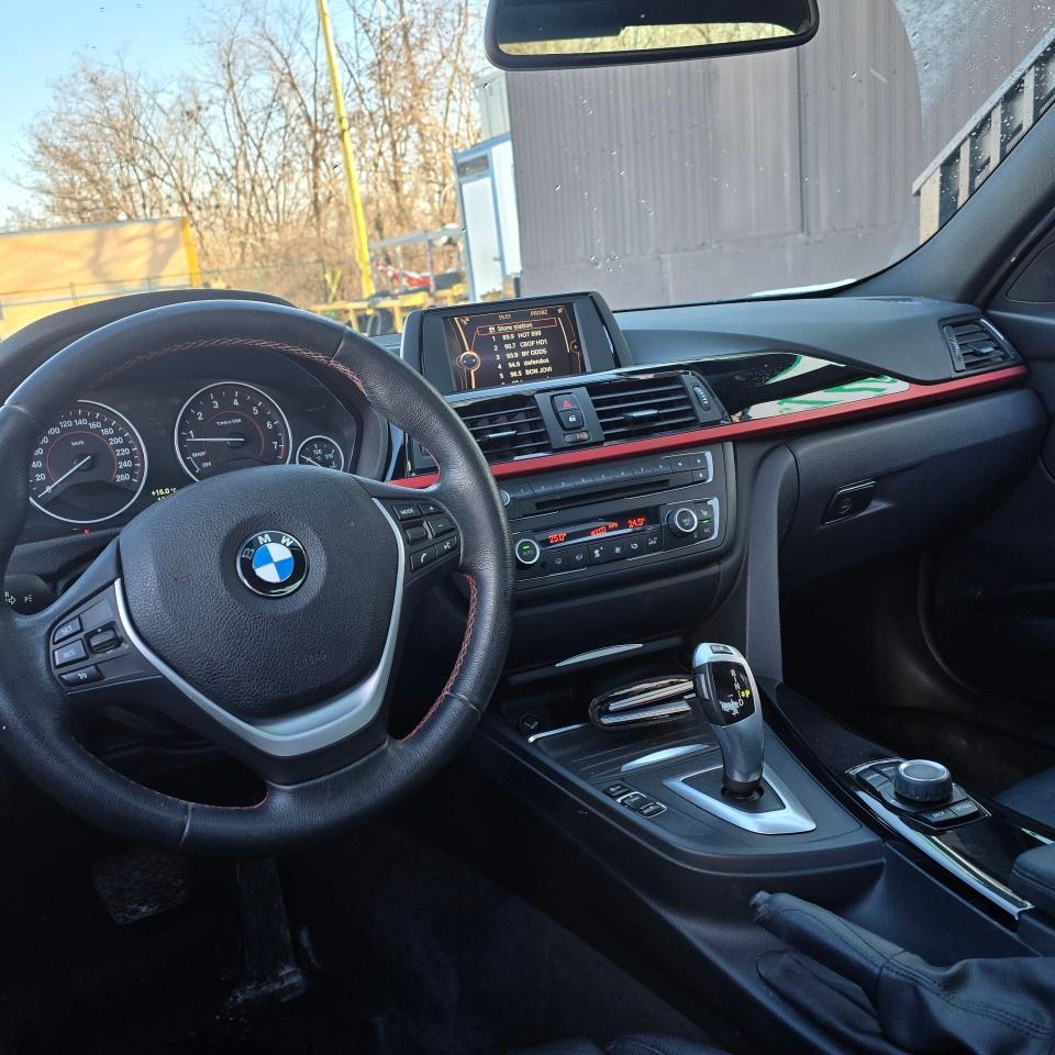 2013 BMW 3 Series 4dr Sdn 328i xDrive Classic Line AWD *Ltd Avail* Photo