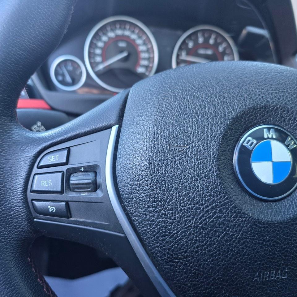 2013 BMW 3 Series 4dr Sdn 328i xDrive Classic Line AWD *Ltd Avail* Photo