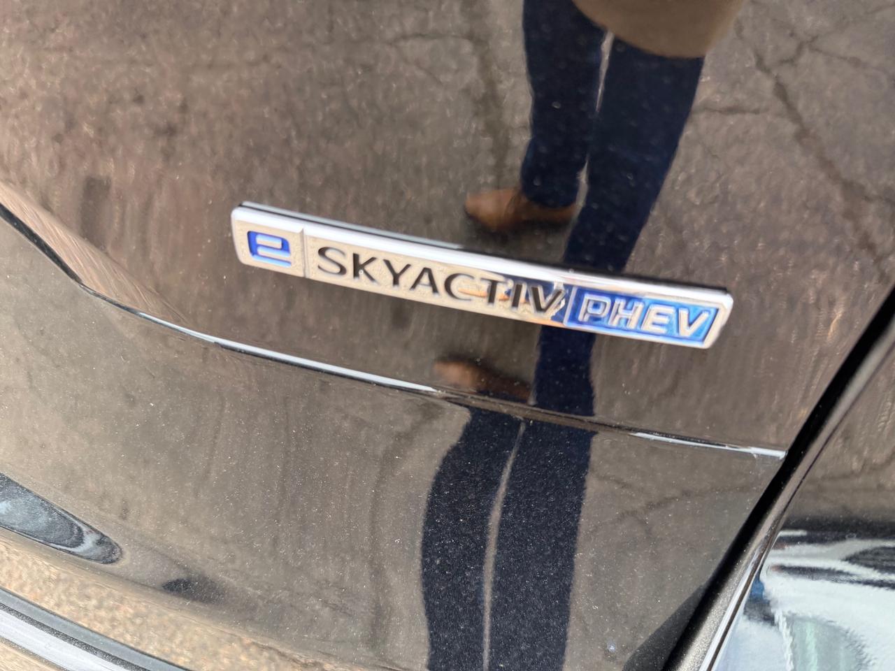 2026 Mazda CX-90 PHEV GT 4dr i-ACTIV All-Wheel Drive Sport Utility Photo4