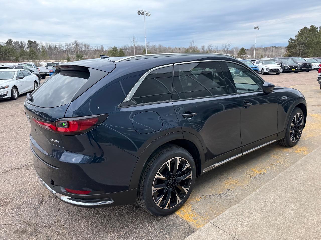 2026 Mazda CX-90 PHEV GT 4dr i-ACTIV All-Wheel Drive Sport Utility Photo3