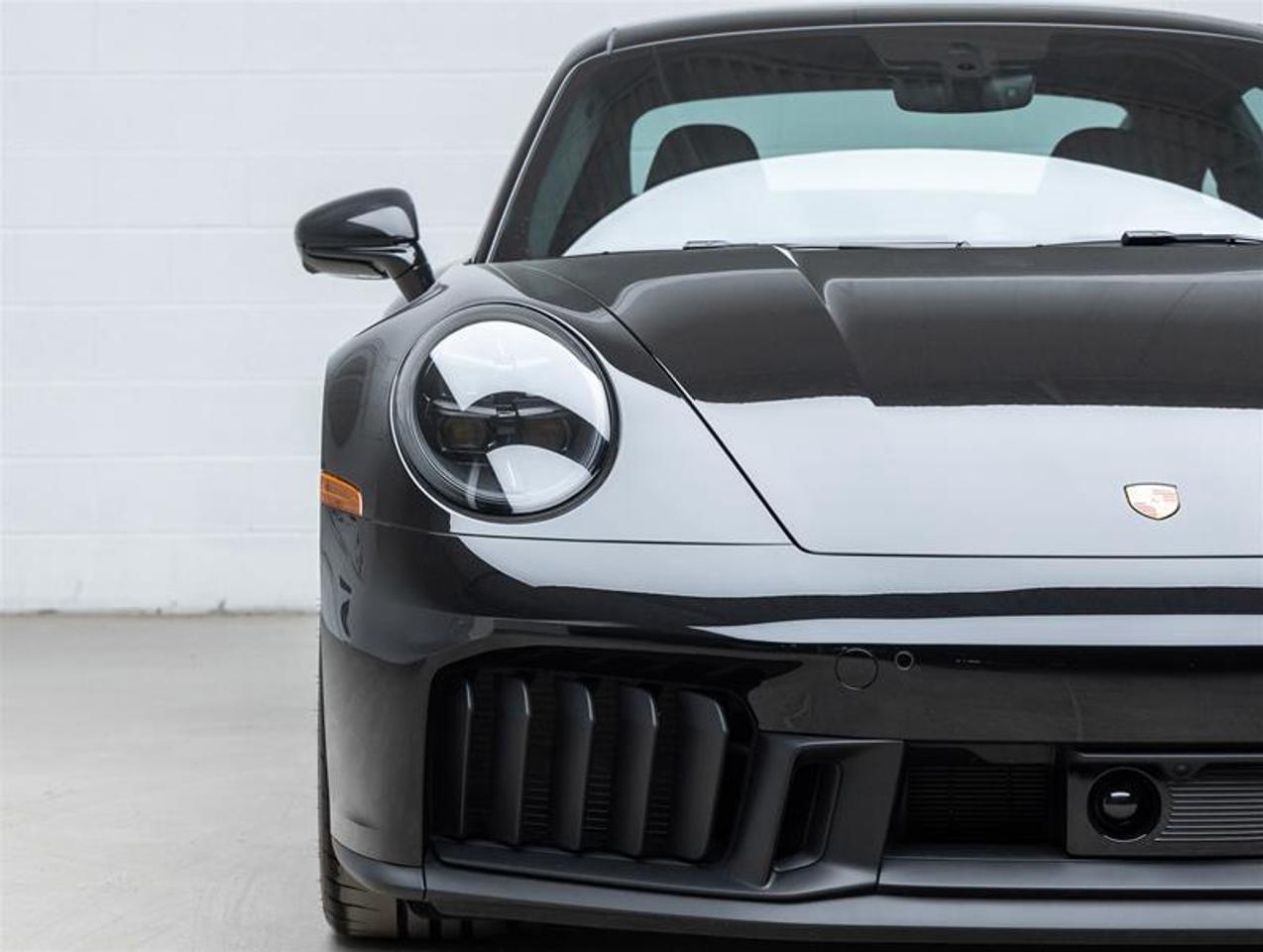 2025 Porsche 911  Photo2