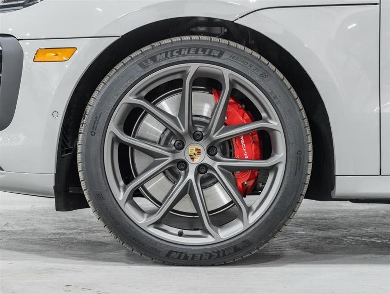 2026 Porsche Macan  Photo4