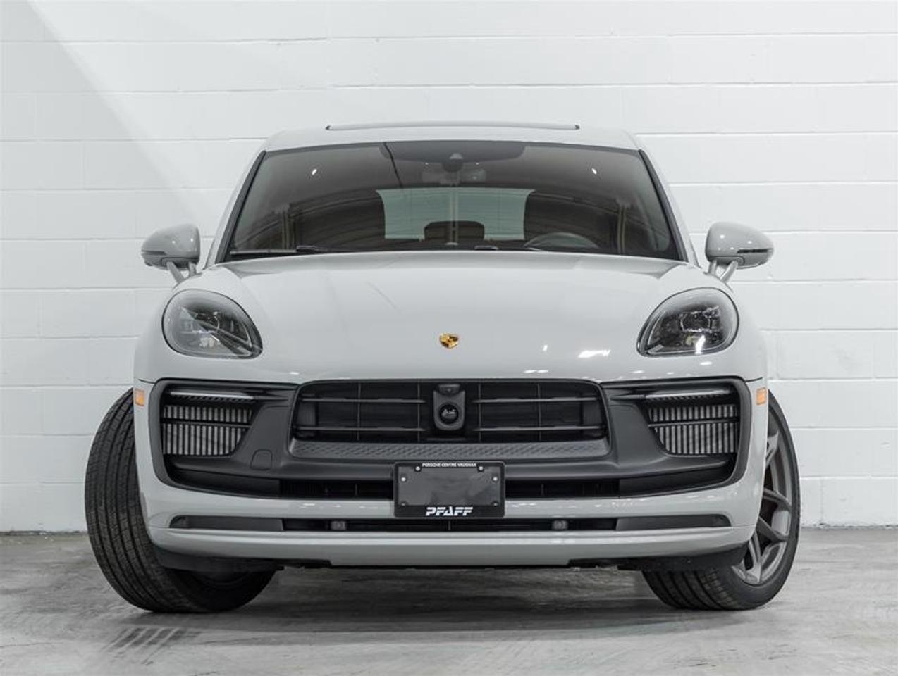 2026 Porsche Macan  Photo