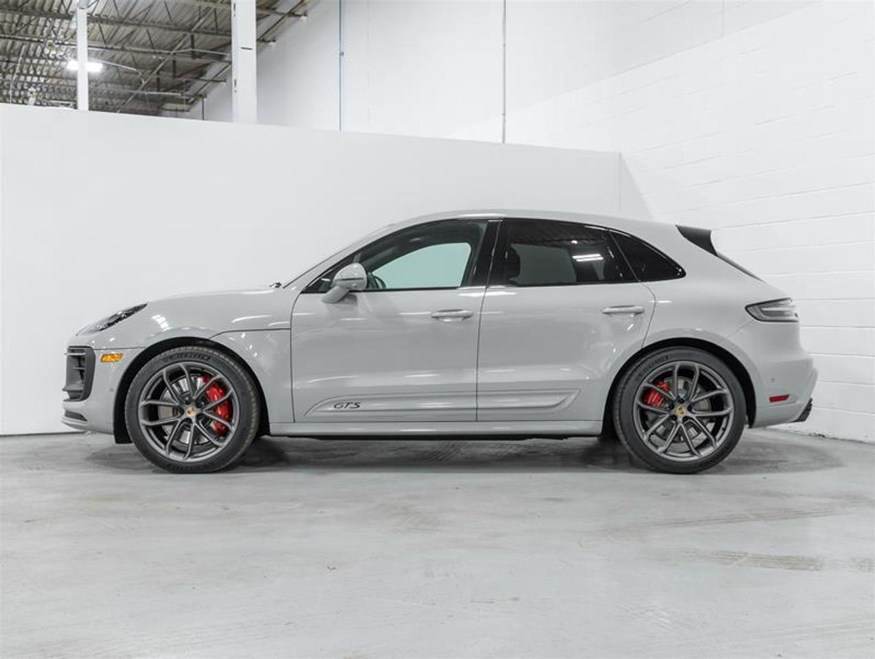 2026 Porsche Macan  Photo