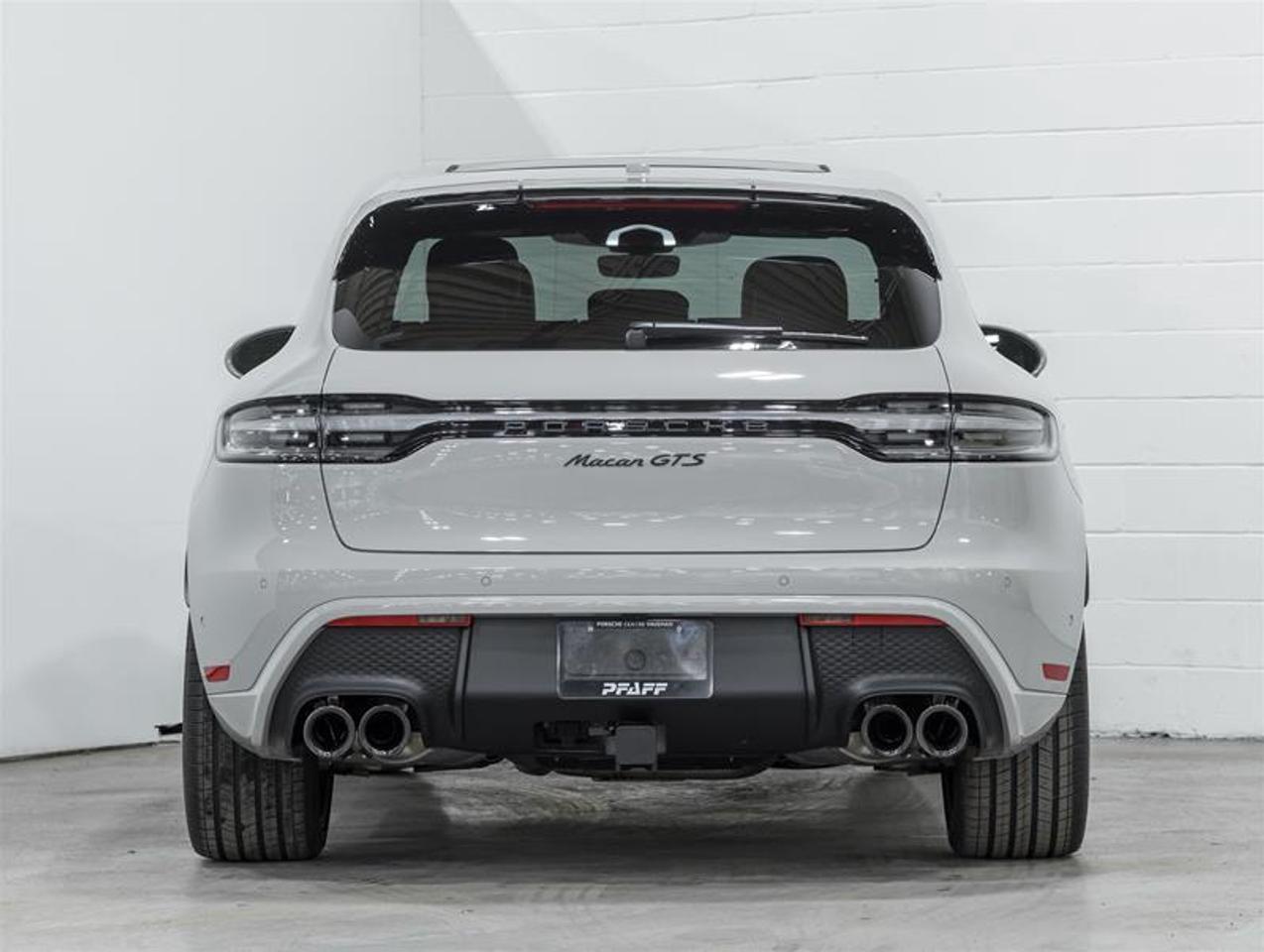 2026 Porsche Macan  Photo