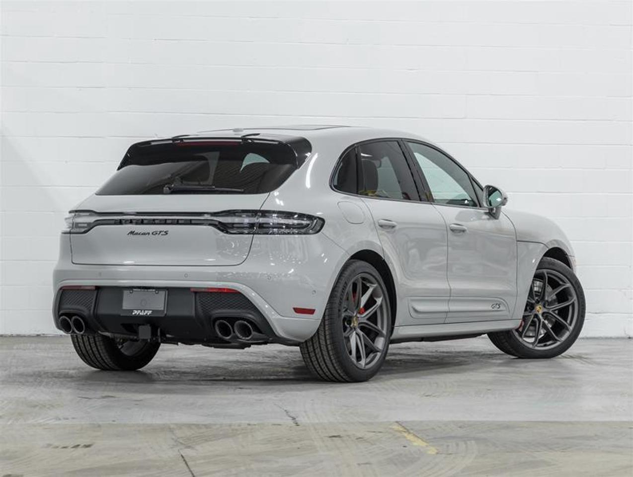 2026 Porsche Macan  Photo