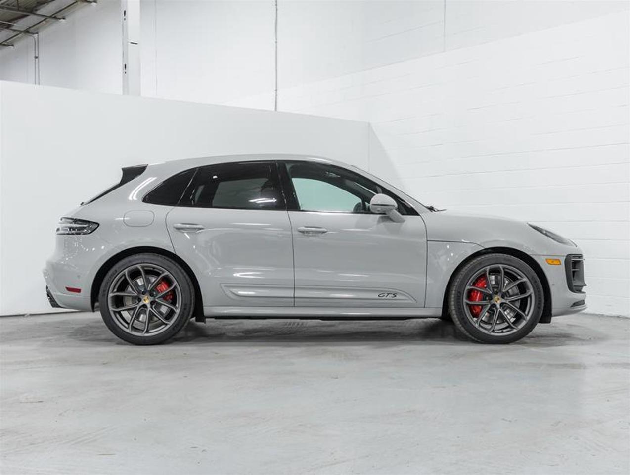 2026 Porsche Macan  Photo