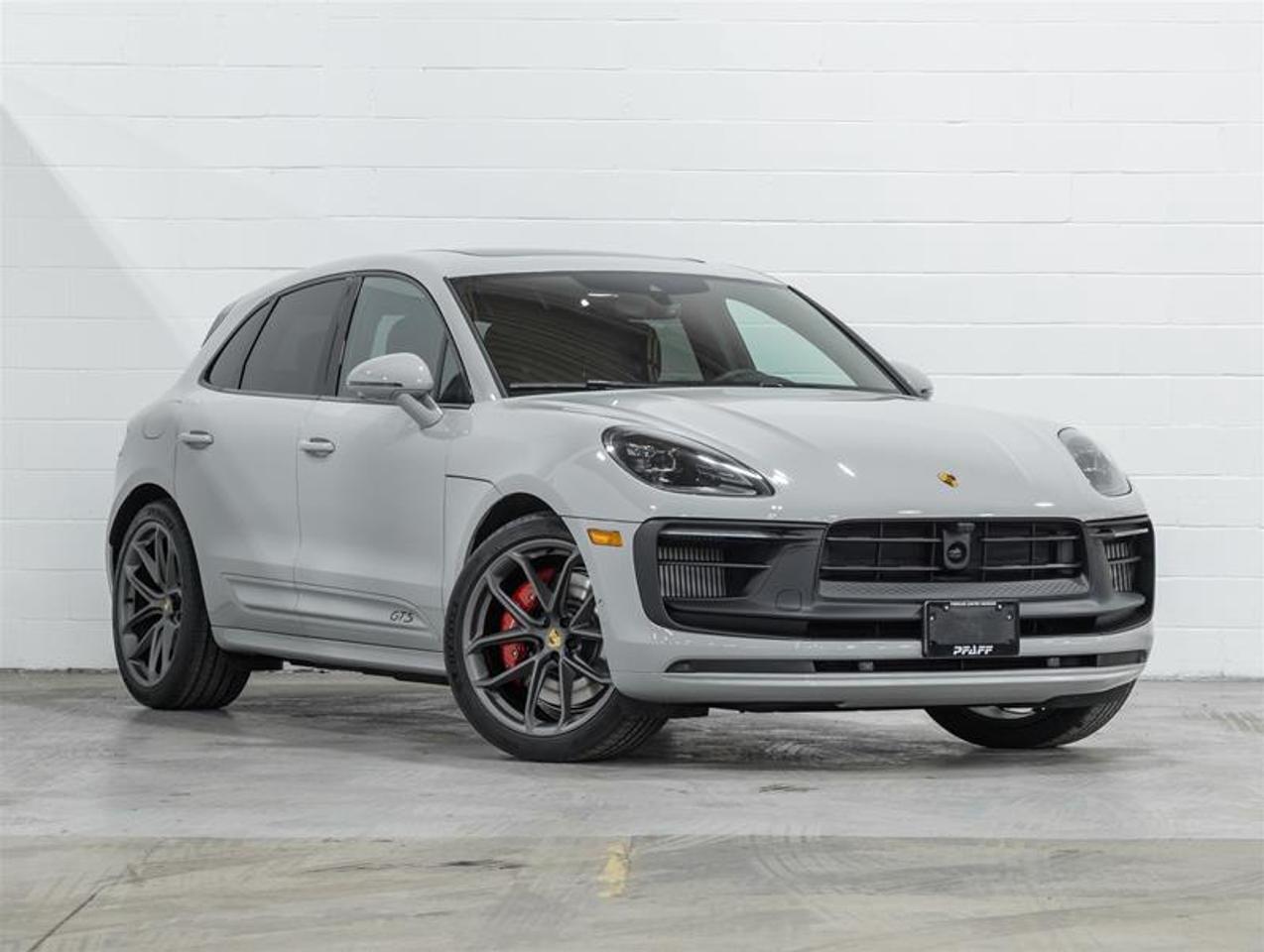 2026 Porsche Macan  Photo