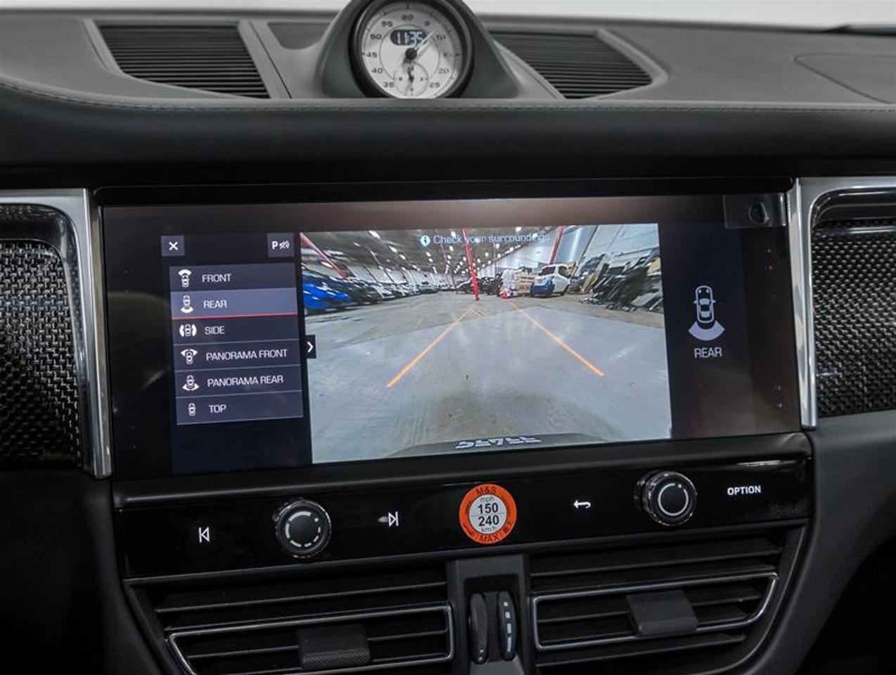 2026 Porsche Macan  Photo