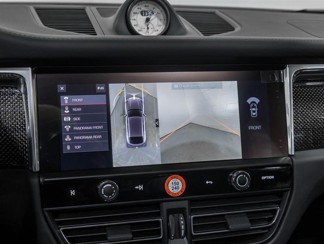 2026 Porsche Macan  Photo