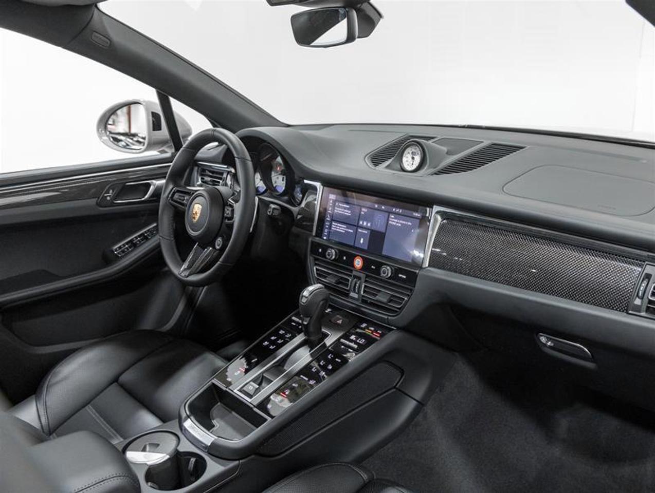 2026 Porsche Macan  Photo