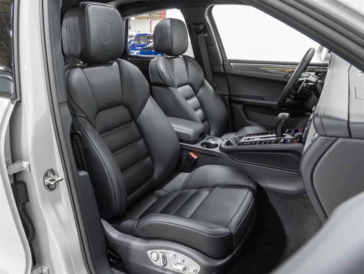 2026 Porsche Macan  Photo