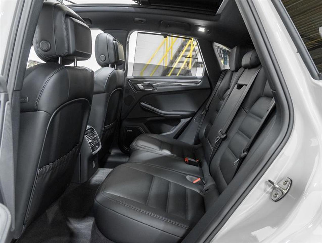 2026 Porsche Macan  Photo