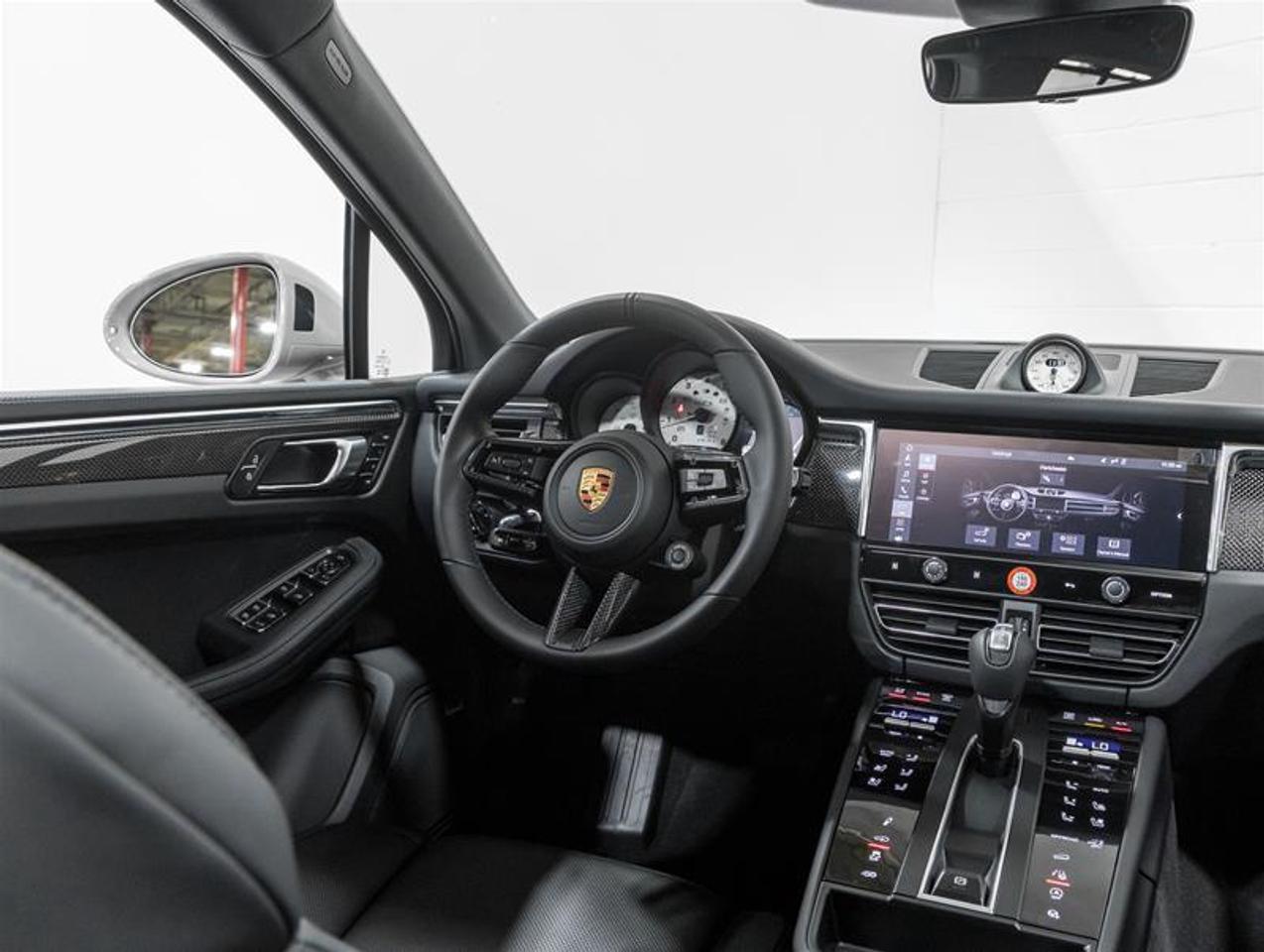 2026 Porsche Macan  Photo