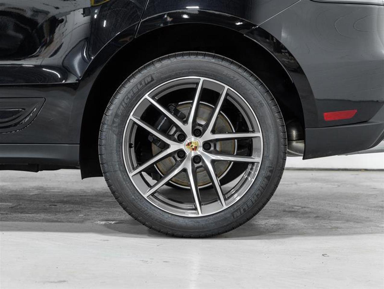 2026 Porsche Macan  Photo