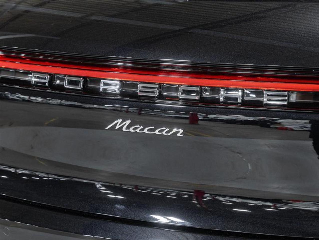 2026 Porsche Macan  Photo