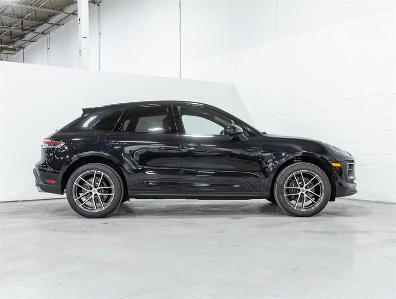 2026 Porsche Macan  Photo