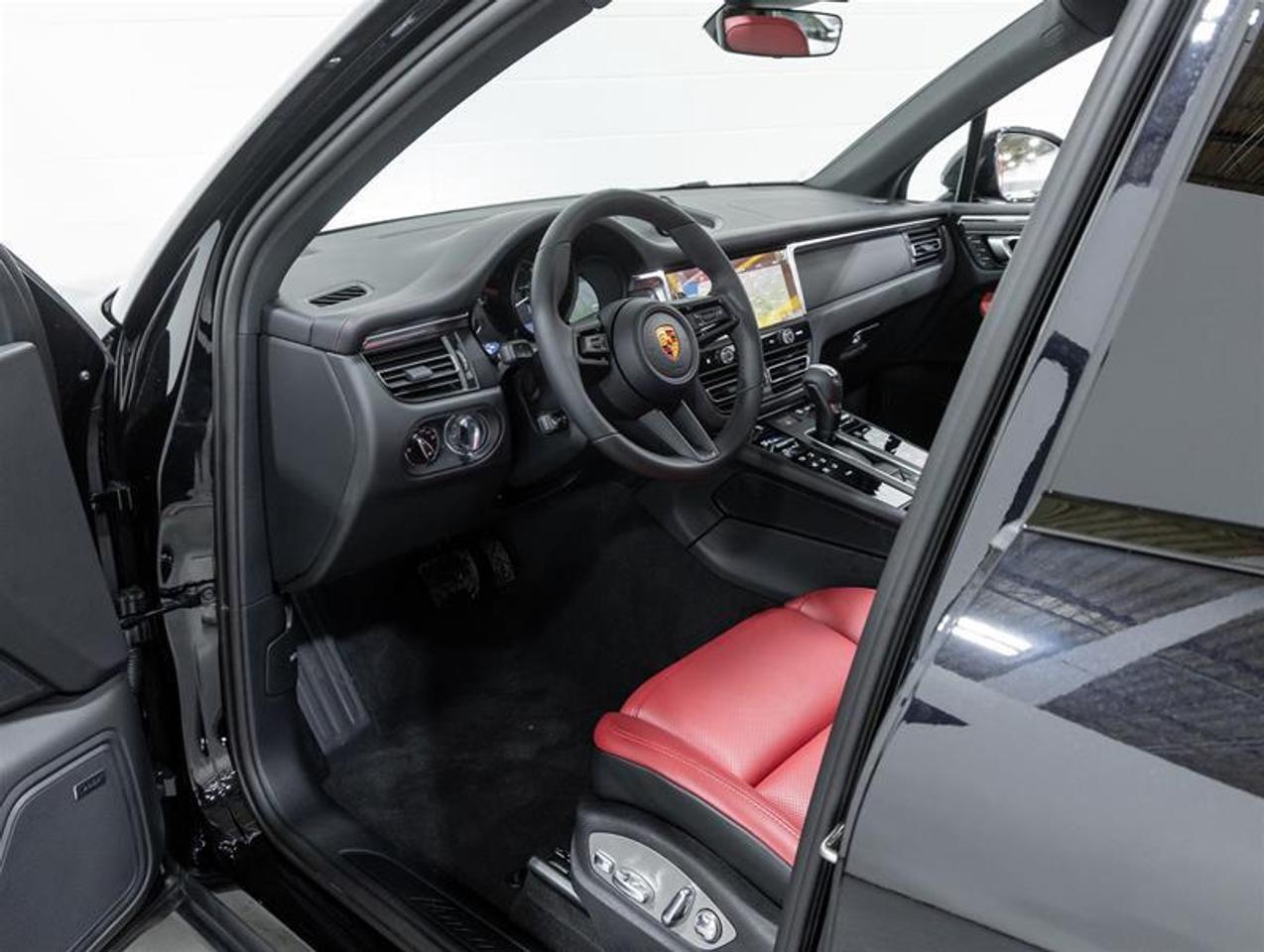 2026 Porsche Macan  Photo