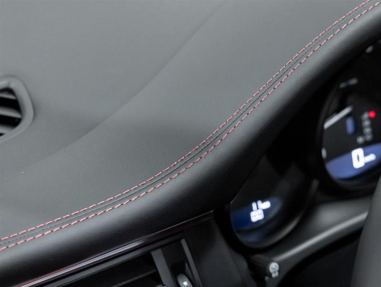 2026 Porsche Macan  Photo