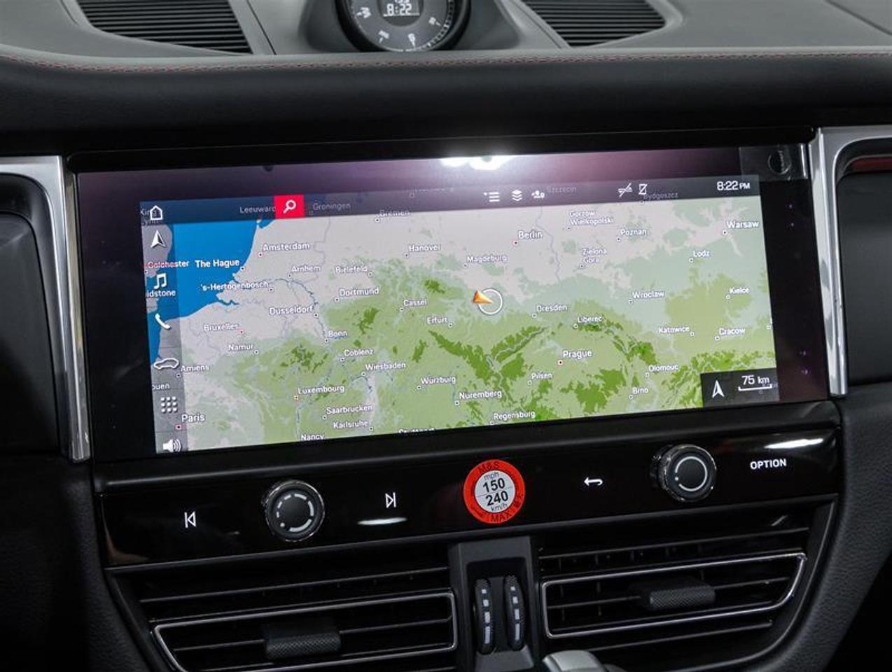 2026 Porsche Macan  Photo